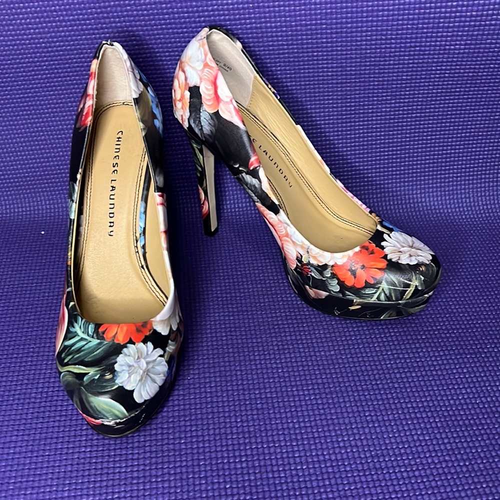 LOVIN’ CHINESE LAUNDRY FLORAL